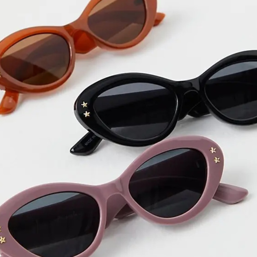 Free People STAR STUDDED CAT EYE GLASSES in black!